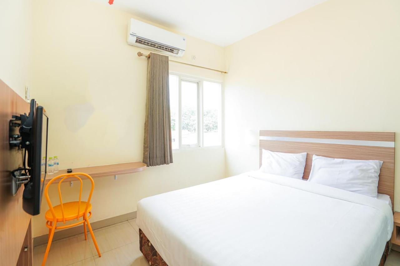 Pratisarawirya Guesthouse By Ecommerceloka Surabaya Esterno foto