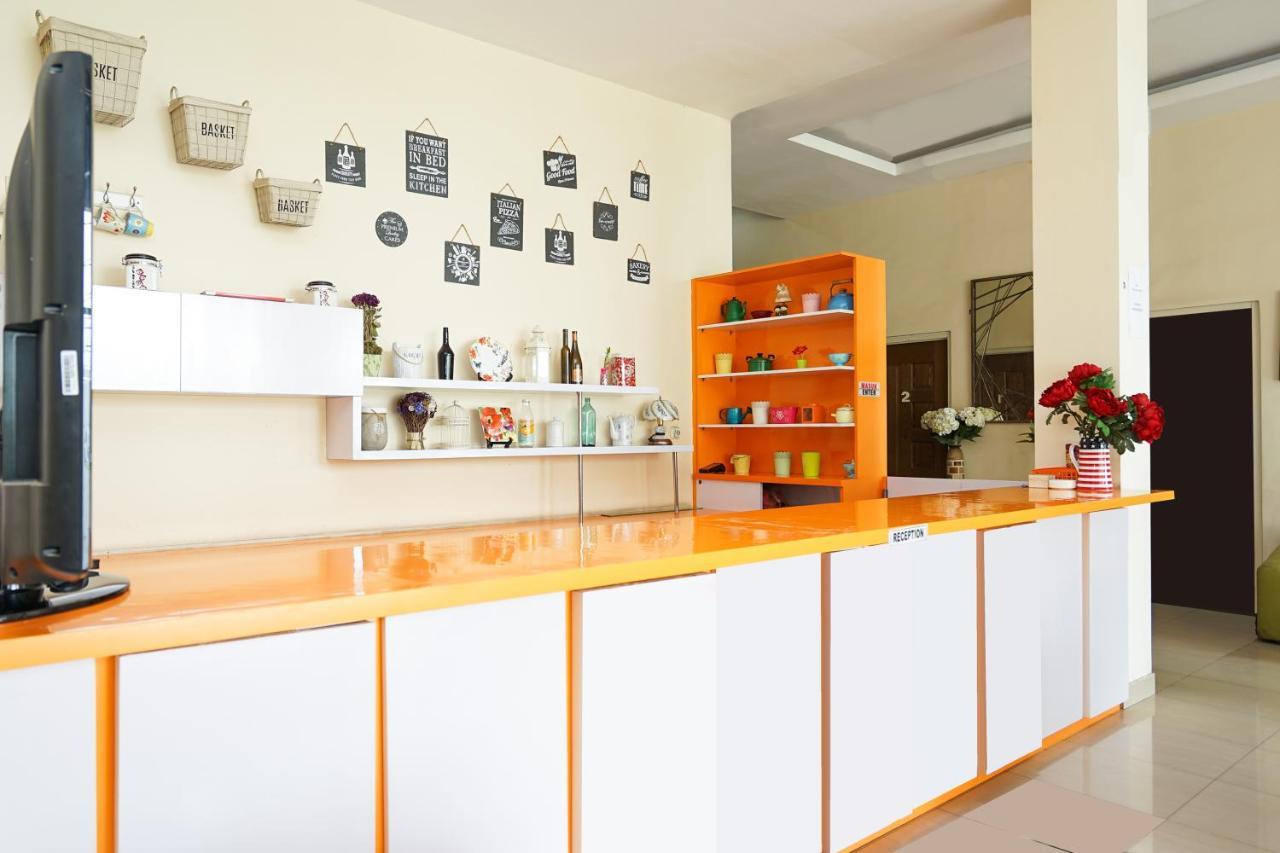 Pratisarawirya Guesthouse By Ecommerceloka Surabaya Esterno foto