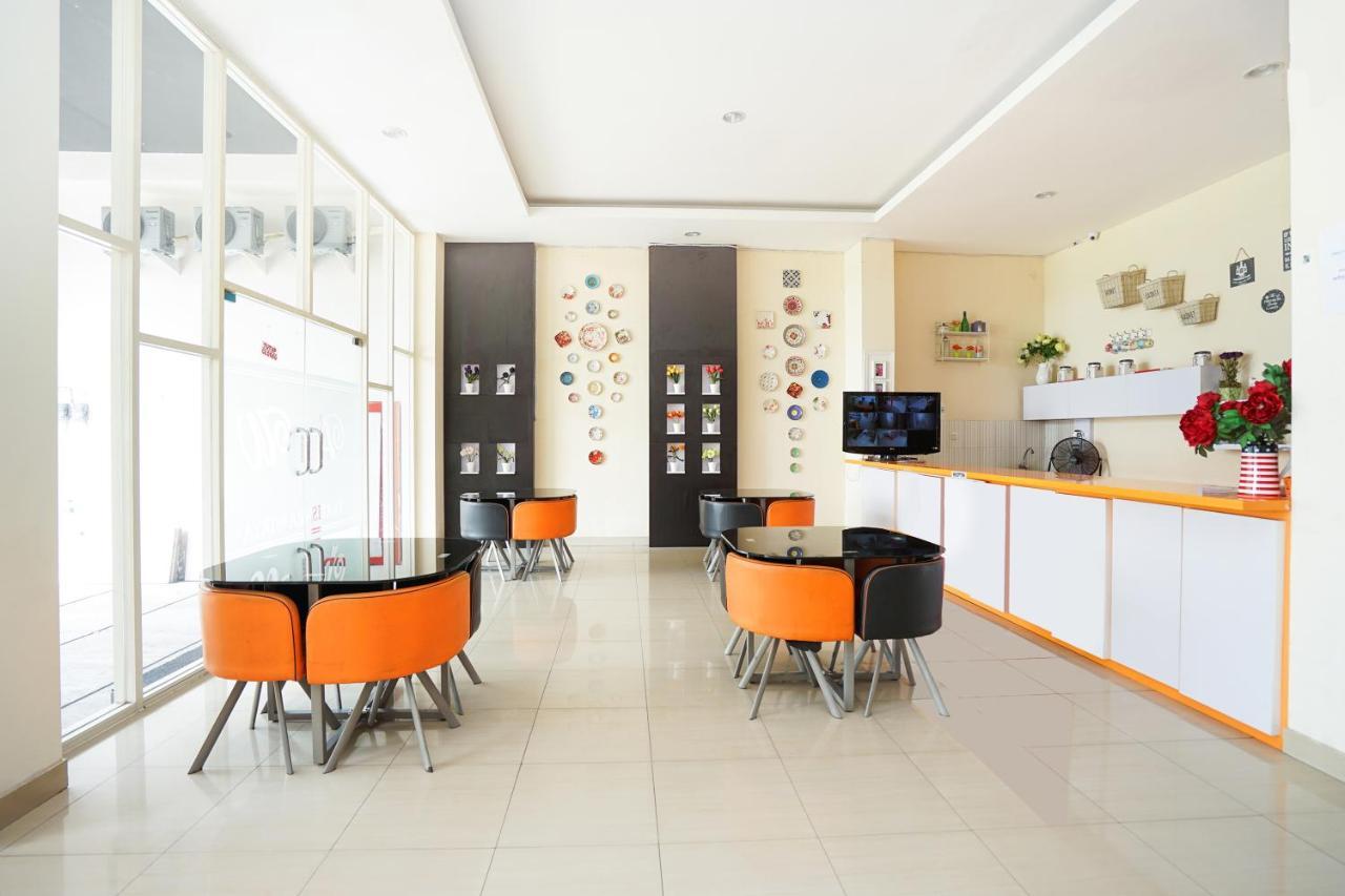 Pratisarawirya Guesthouse By Ecommerceloka Surabaya Esterno foto