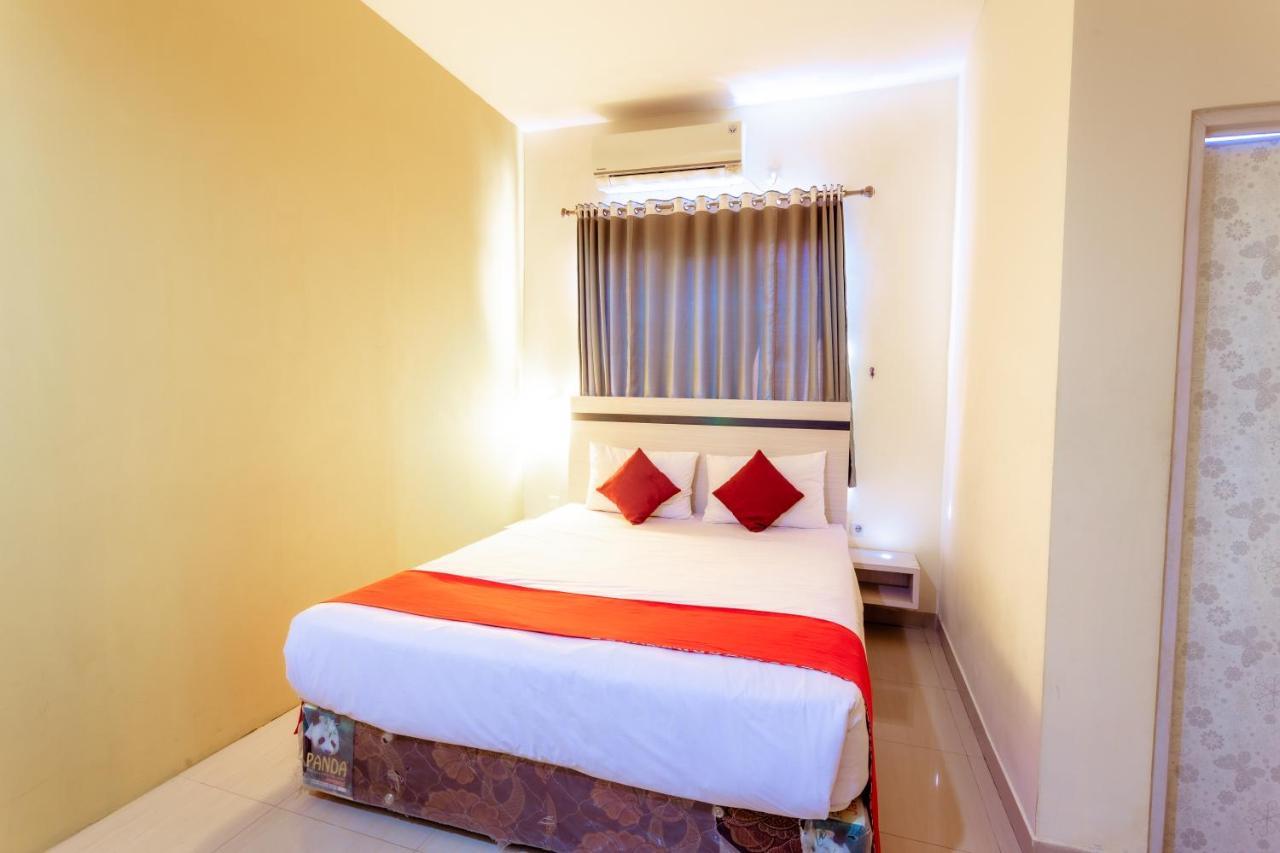 Pratisarawirya Guesthouse By Ecommerceloka Surabaya Esterno foto
