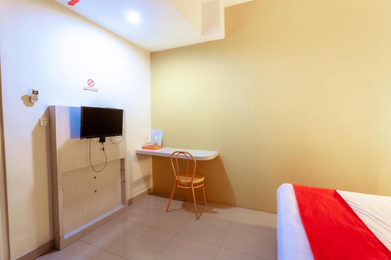 Pratisarawirya Guesthouse By Ecommerceloka Surabaya Esterno foto