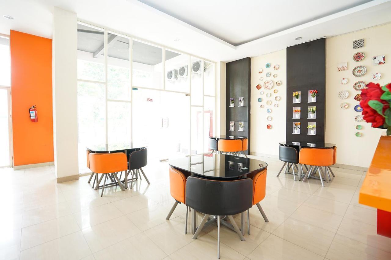 Pratisarawirya Guesthouse By Ecommerceloka Surabaya Esterno foto