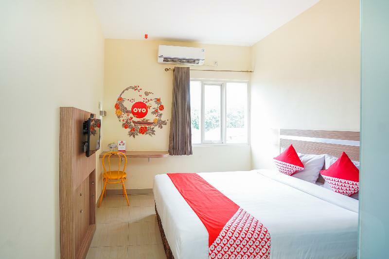 Pratisarawirya Guesthouse By Ecommerceloka Surabaya Esterno foto